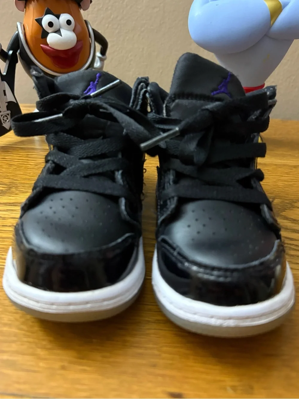 Little kid/toddlers black and blue Air Jordan Jordans. Size 8.5.